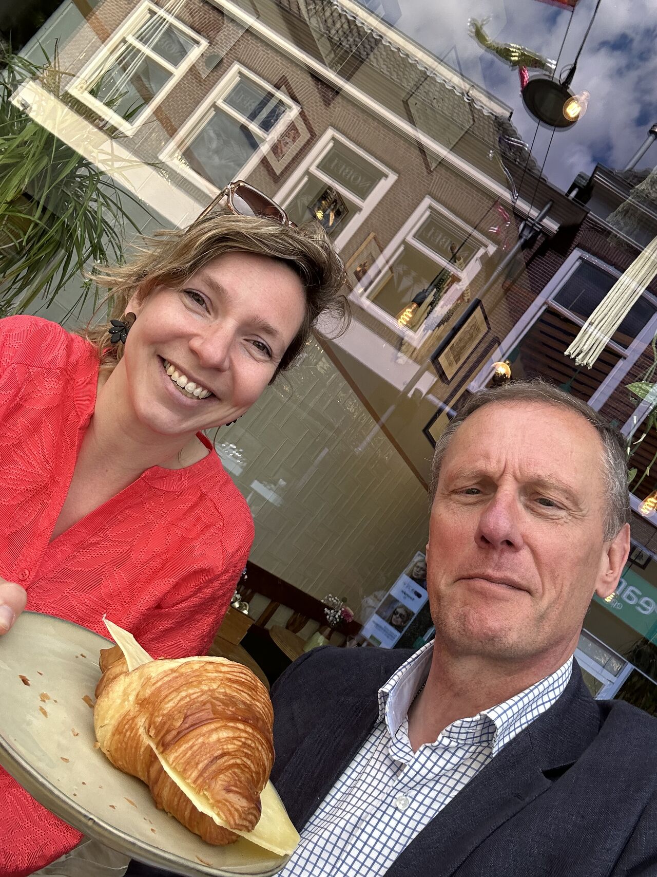 food tour binnenstad woerden met verse croissant en boeren kaas